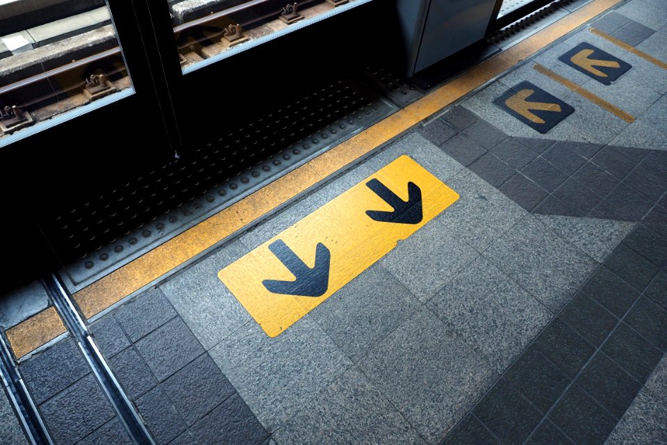 Yellow Arrow Symbol