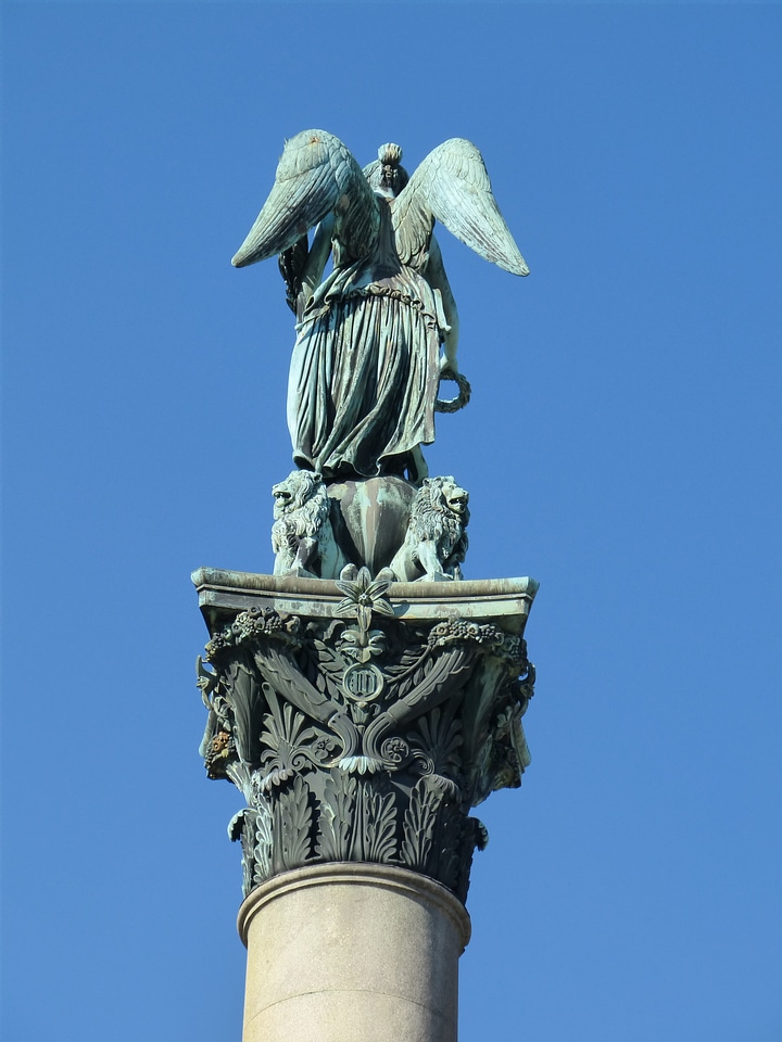 Sculpture art architecture