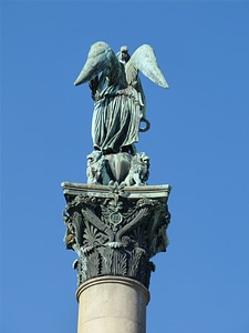 Sculpture art architecture