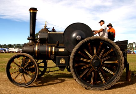 The Fowler Traction Engine (2)