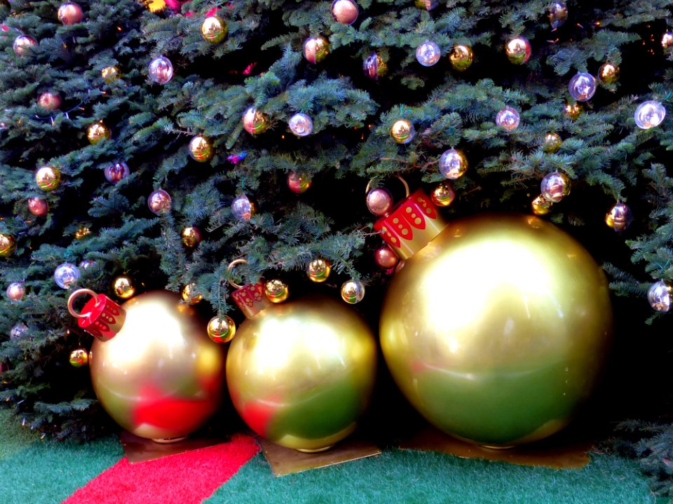 Under The Christmas Tree