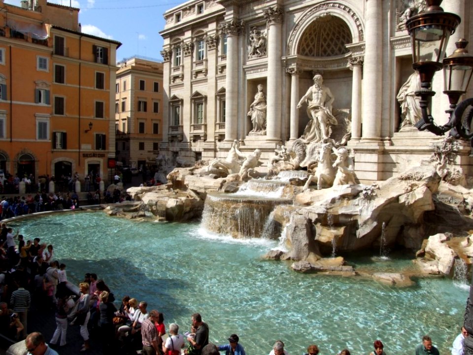 Italy-Roma-FontanadiTrevi - Creative Commons By Gnuckx