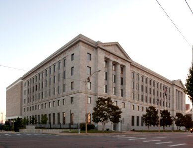 Exterior, Richard Sheppard Arnold U.S Post Office and Courthouse in Little Rock, Arkansas (2010) by Carol M. Highsmith. Original image from Library of Congress. photo