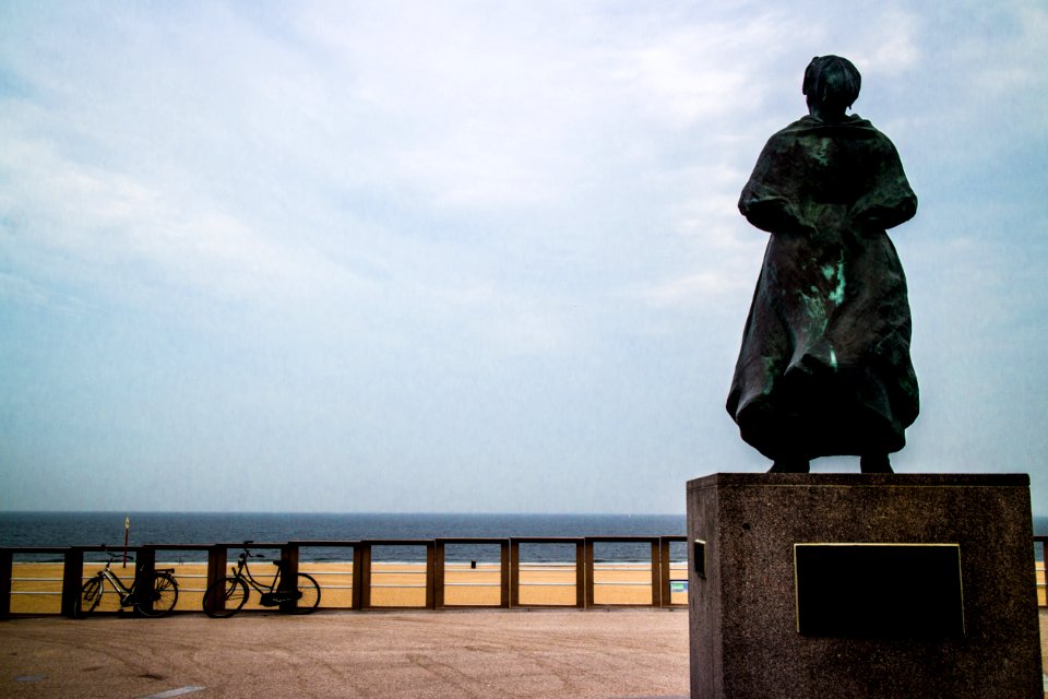 Den Haag - Scheveningen - Vissersvrouw (Fishermans Wife)