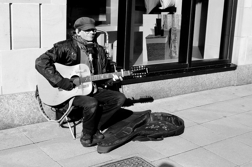 Singing black white