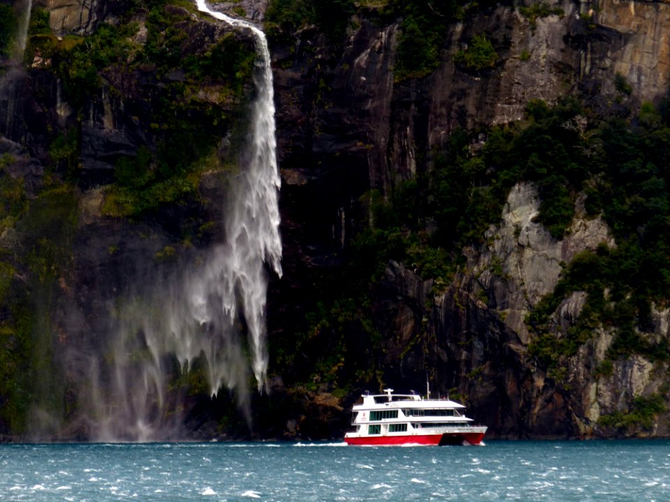 Cruising On Milford Sound NZ FZ200