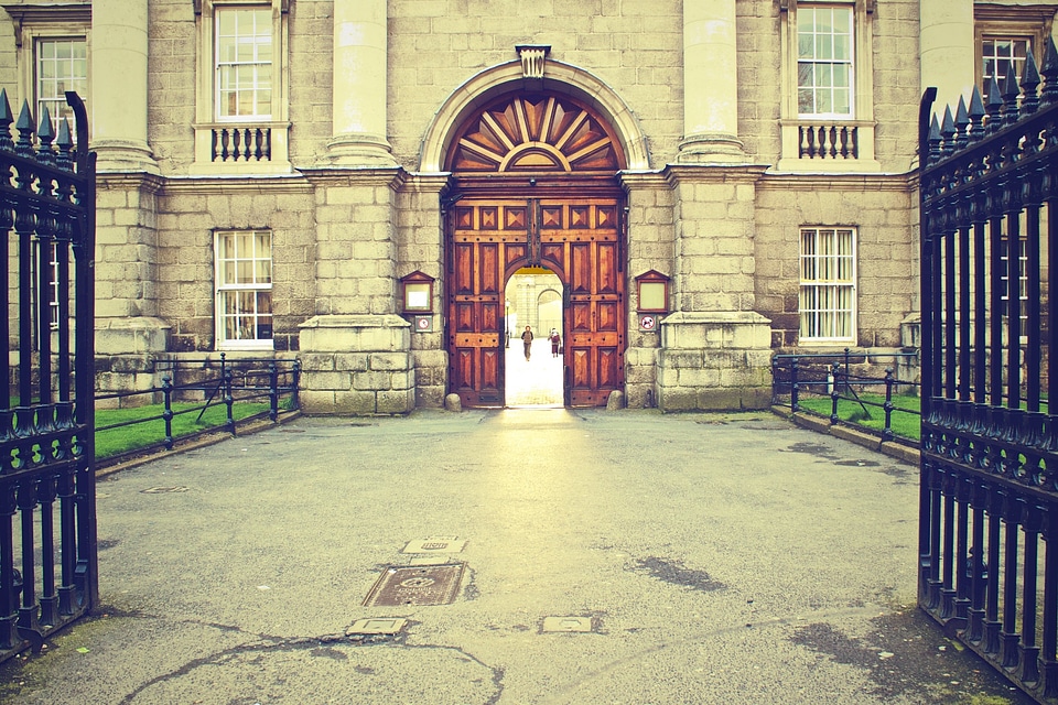 Building historic gate