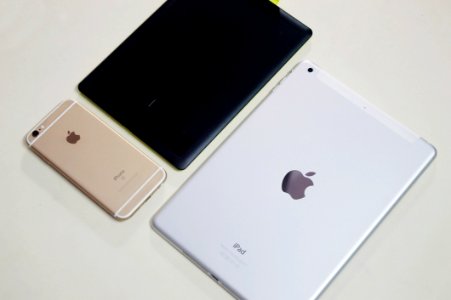 Apple Electronic Devices