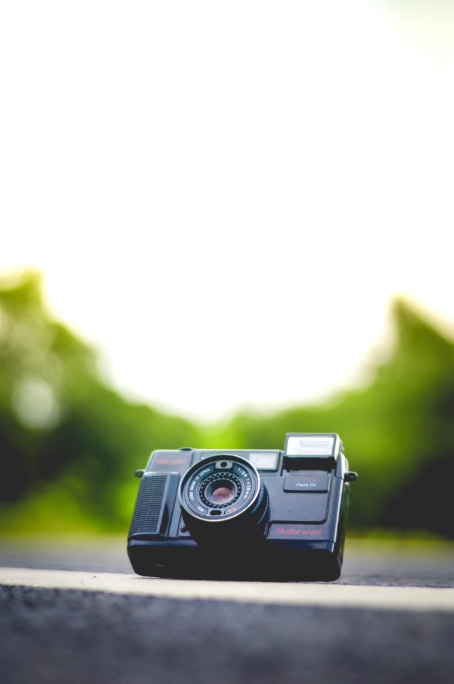 Selective Focus Of Compact Camera