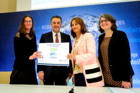 Crmonie De Signatures De Contrats Territoires  Energie Positive Pour La Croissance Et Territoires Zro Dchet Zro Gaspil