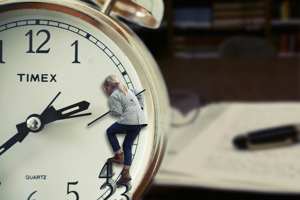 Watch hour countdown