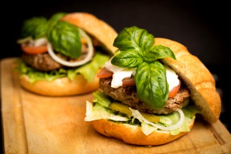 Hamburgers With Cheese And Basil