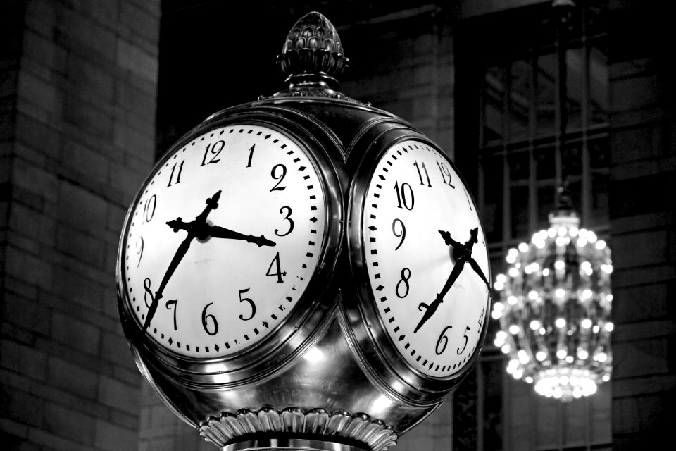 Stainless Steel Post Clock At 343