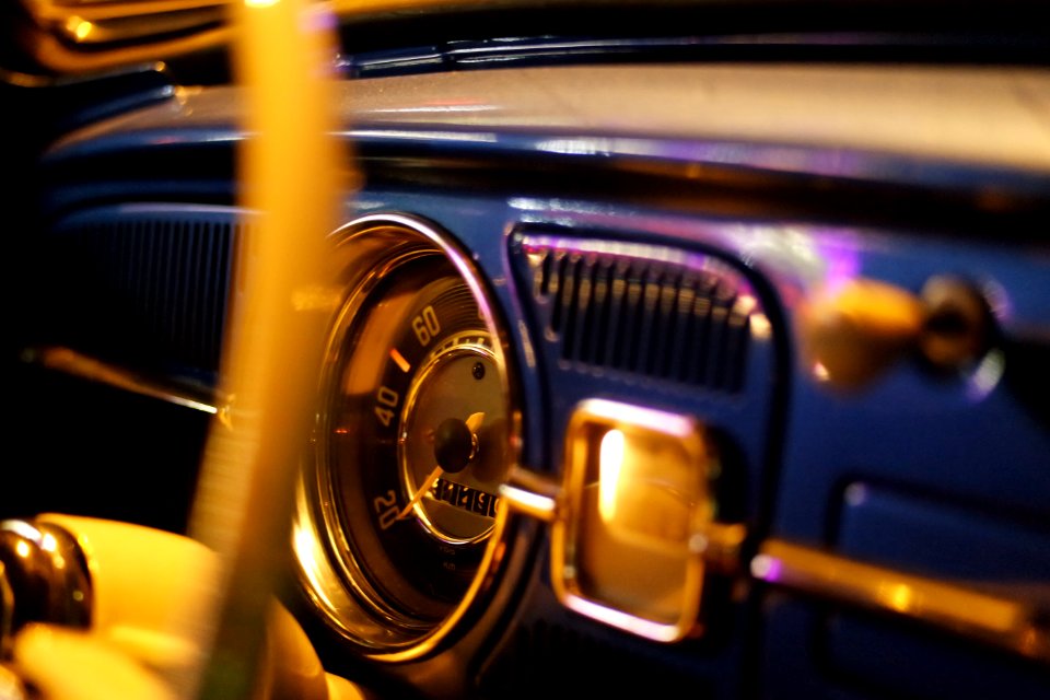Black And Chrome Classic Analog Speedometer