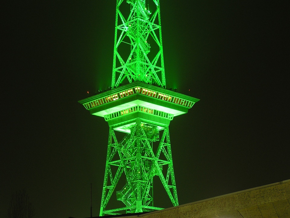Green illuminated lighting