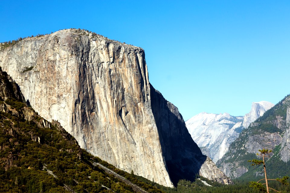 Yosemite National Park. Original image from Carol M. Highsmith’s America, Library of Congress collection.