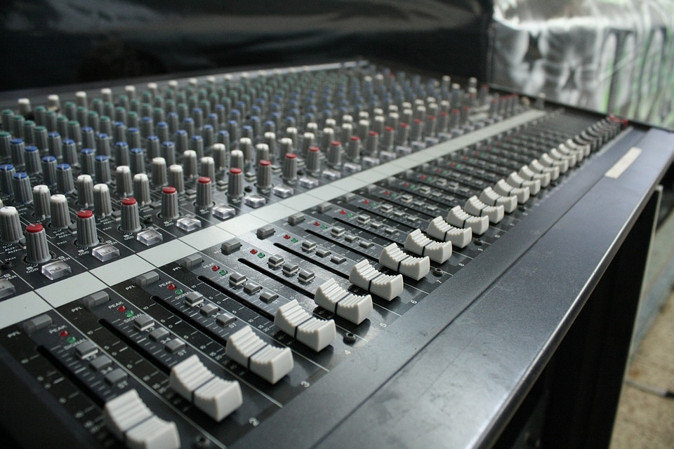 Sound console music