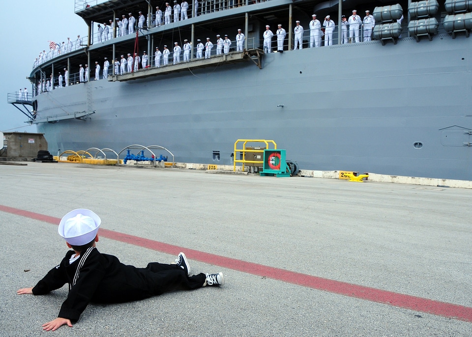 Dock saying goodbye ship