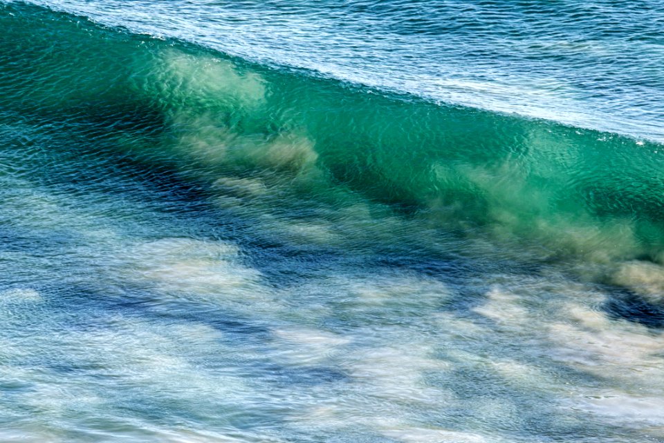 White And Green Clear Wave