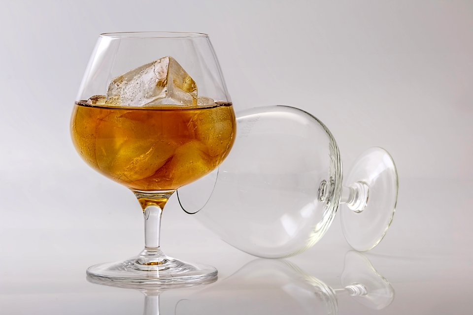 2 Clear Cognac Glass