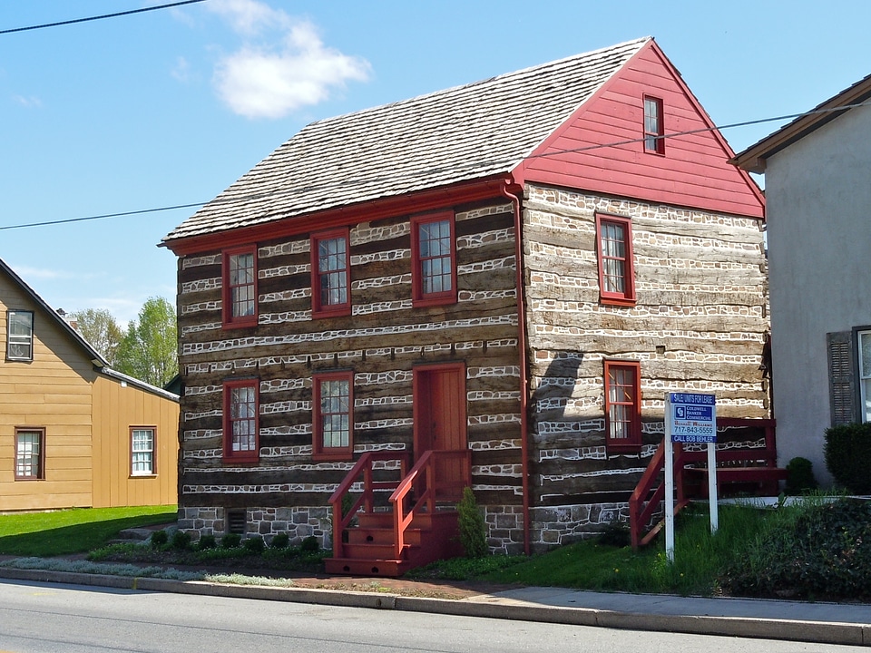 Log cabin landmark historical