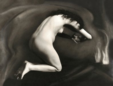 Reclining naked woman. Knielend vrouwelijk naakt (ca. 1913–1942) by Jacob Merkelbach. photo