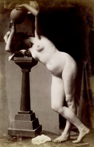 Study of a nude female model, seen from the front, in the studio of Jacques de Lalaing (ca. 1903–1914). photo