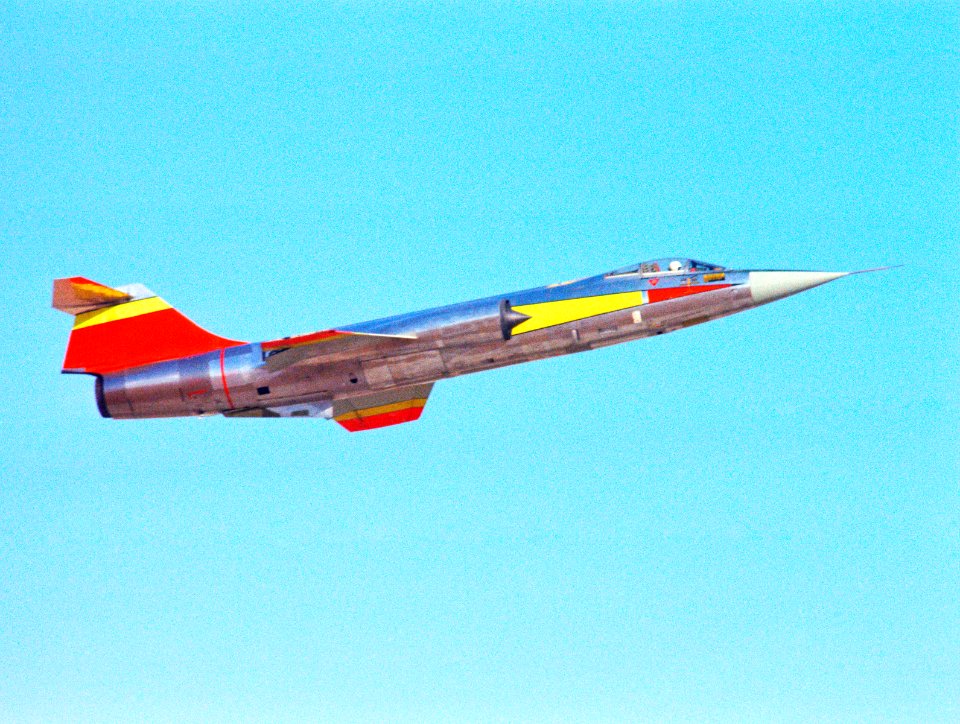 EC66-01426 F-104N #812 Take off 9/1/66.