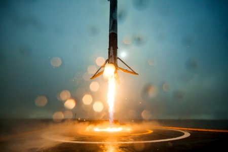 First stage of Falcon 9 rocket (2016).