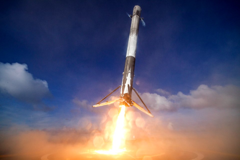 THAICOM 8 first–stage landing (2016).