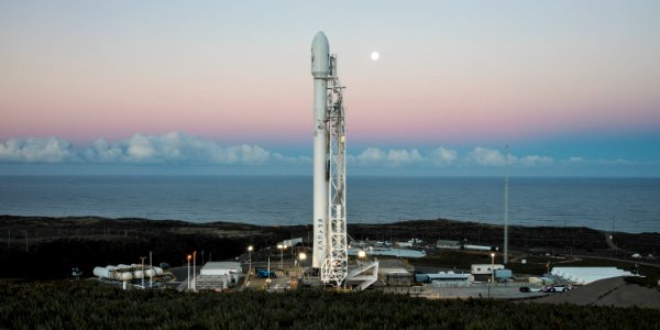 Iridium–1 Mission (2017).