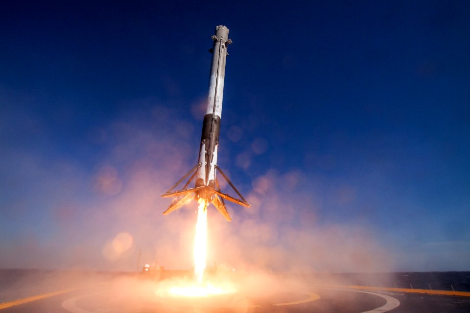 CRS–8 first stage landing (2016).