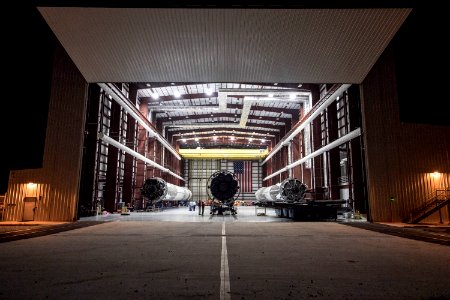 Landed rockets in hangar 39A (2016). photo