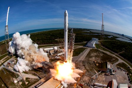 CRS–8 (2016). photo