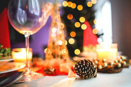 Brown Acorn Near Clear Long Stem Wine Glass