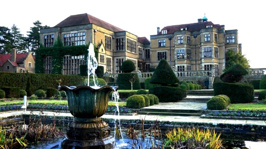 Fountain In Gardens