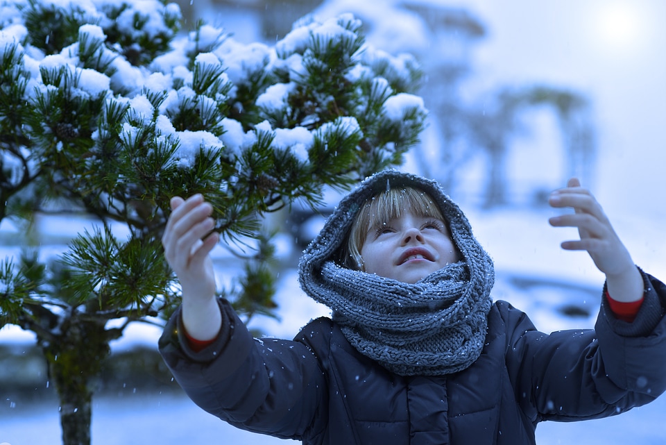 Girl snow lighting