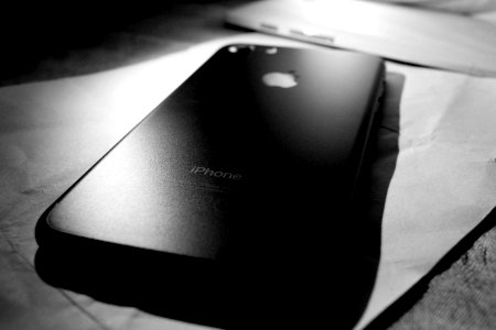 Black Iphone 7 photo