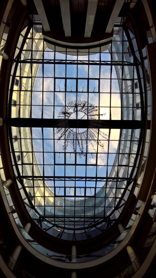 Low Angle Mirror Framed Ceiling Bulding