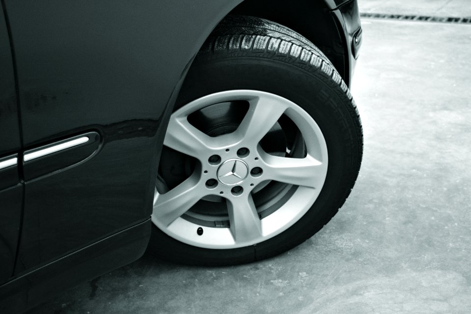 Mercedes Benz Car With 6 Spokes Wheel