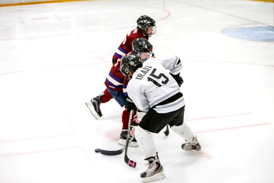 20161218133039SeanFallPlayoffHockeyGame0241