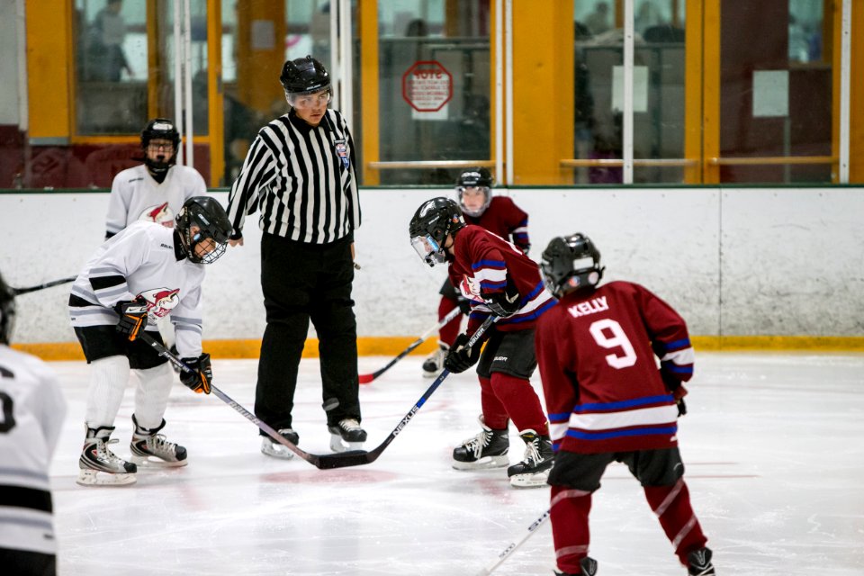 20161218133549SeanFallPlayoffHockeyGame0257