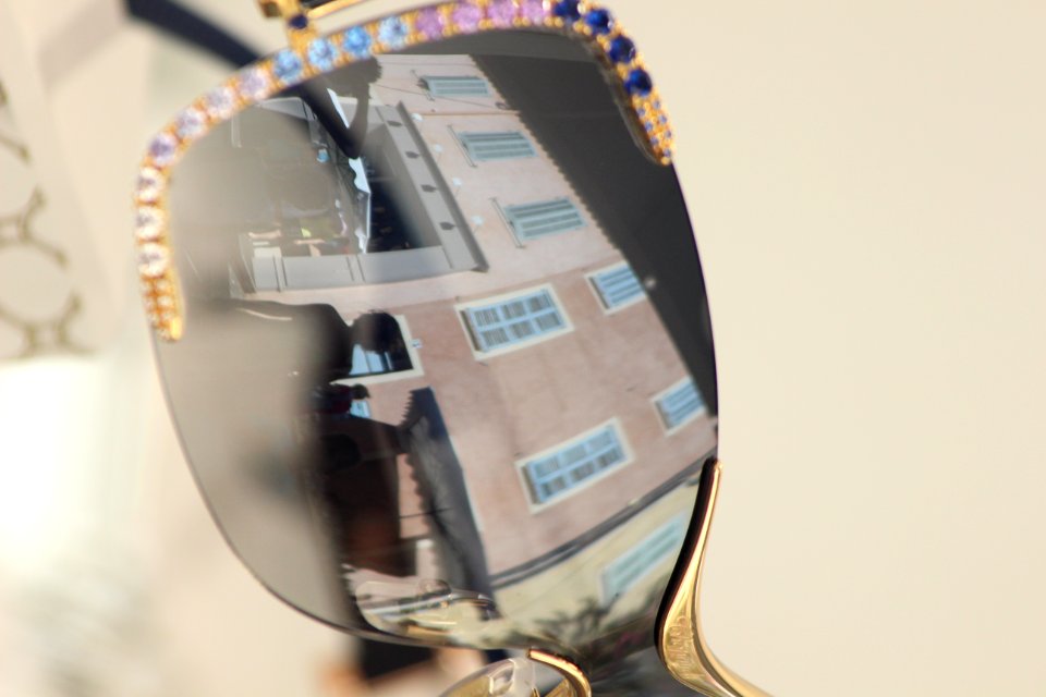 CAMILLE MORENOS - Reflet Dans La Rue