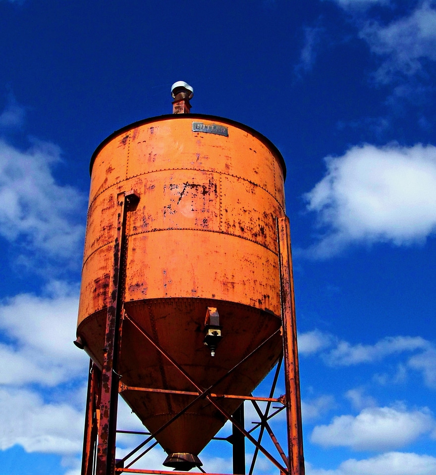 Tower tall rust