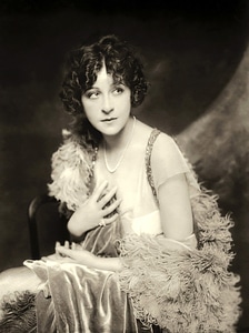 Singer theater film