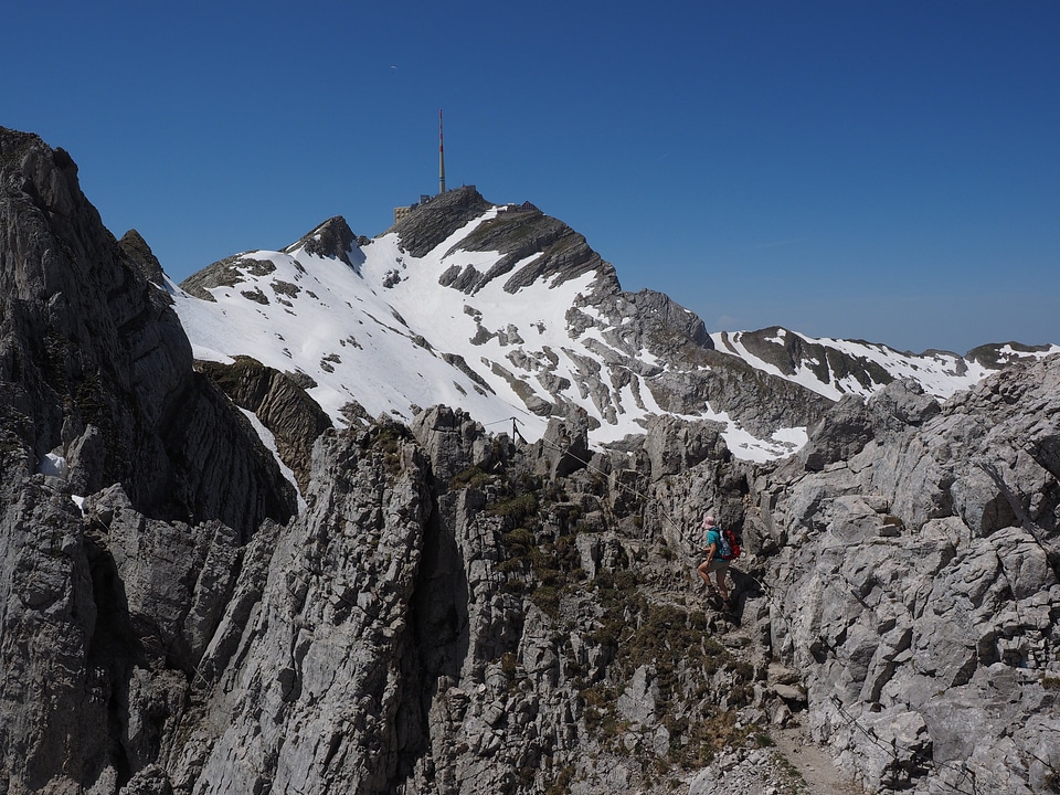 Lenses ridge climbing scramble