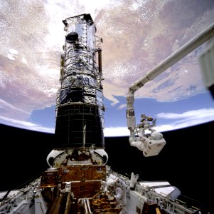 Hubble First Servicing EVA