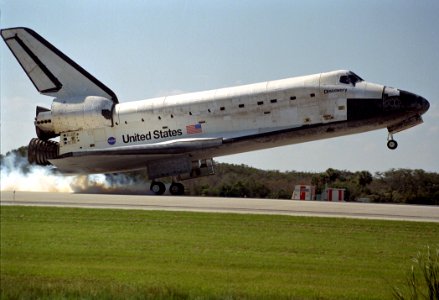 STS-95 Landing photo