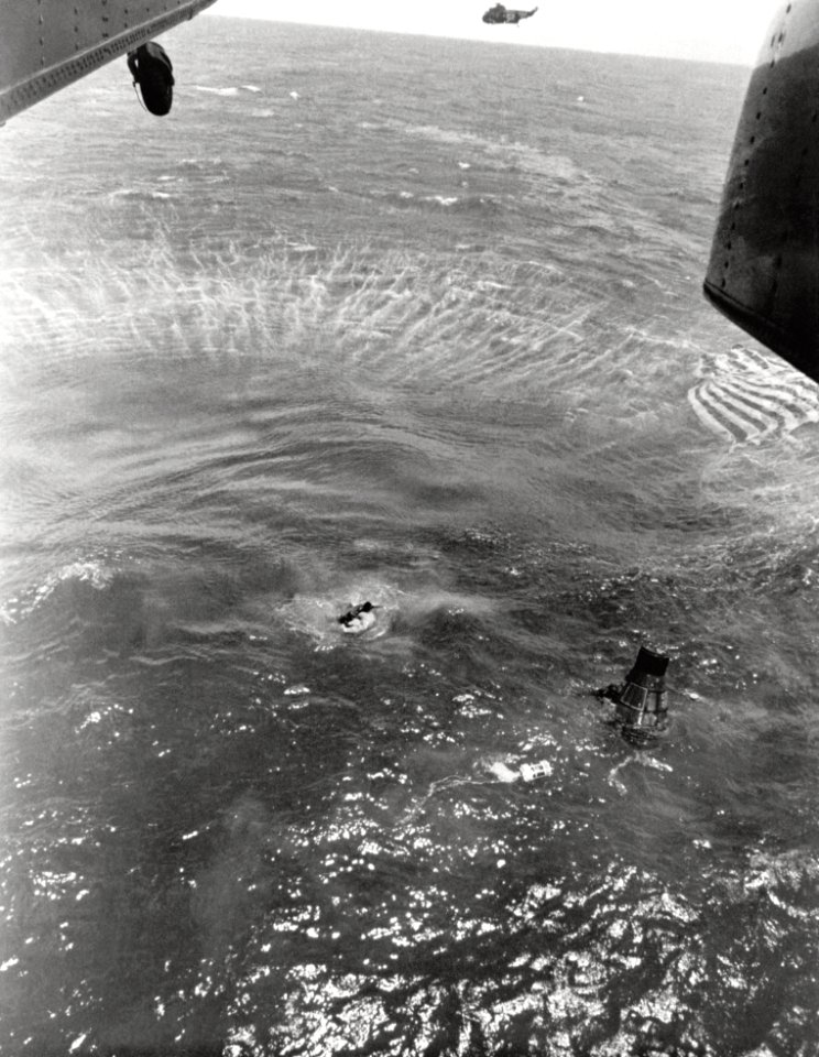 Navy Frogmen Swim To Spacecraft To Begin Retrieval