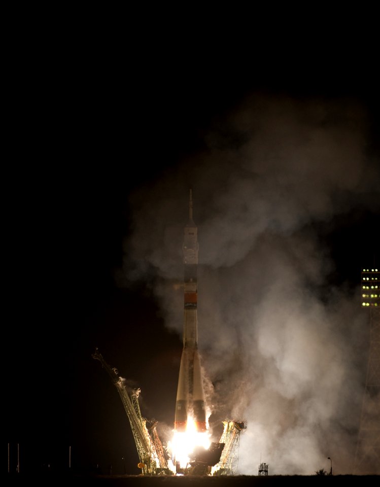 Expedition 25 Launch